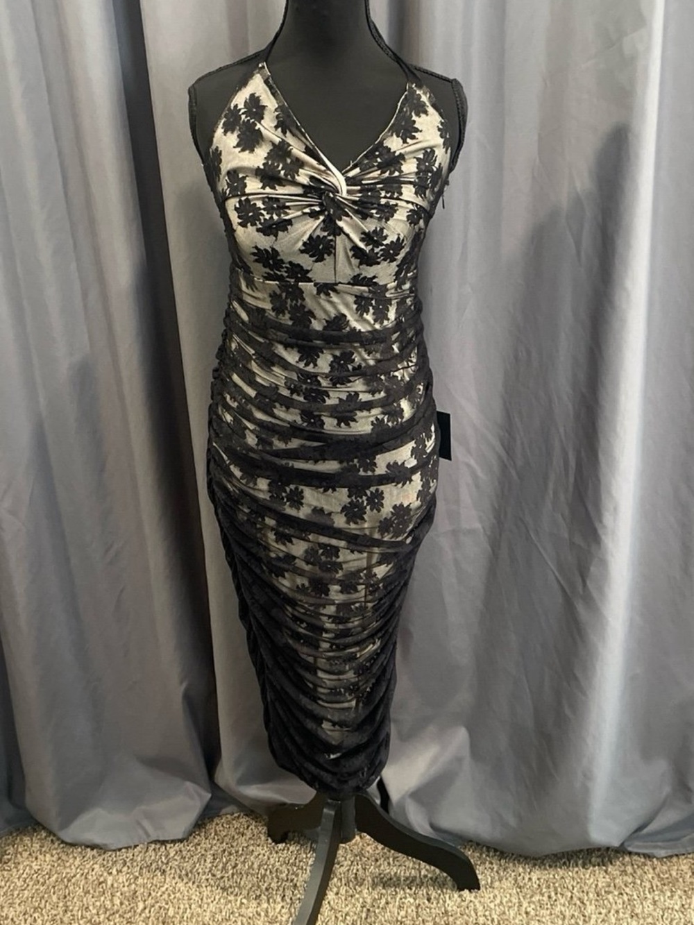 Lulu’s NWT black floral mesh lace ruched body con dress size small